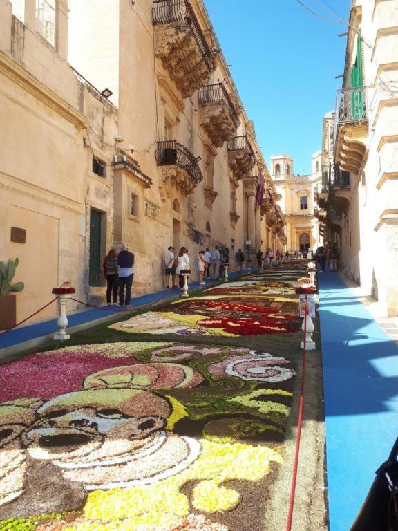 La Casa Re Basuli Villa Noto Luaran gambar