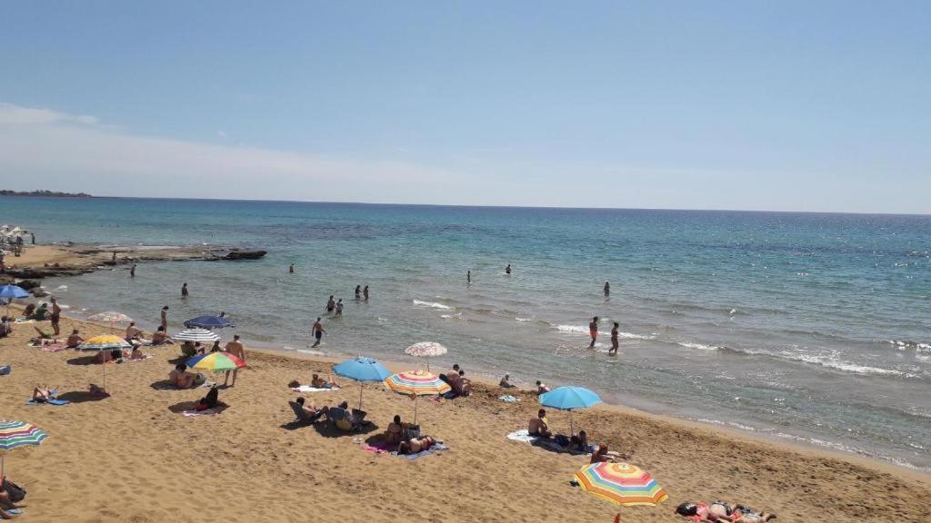 La Casa Re Basuli Villa Noto Luaran gambar