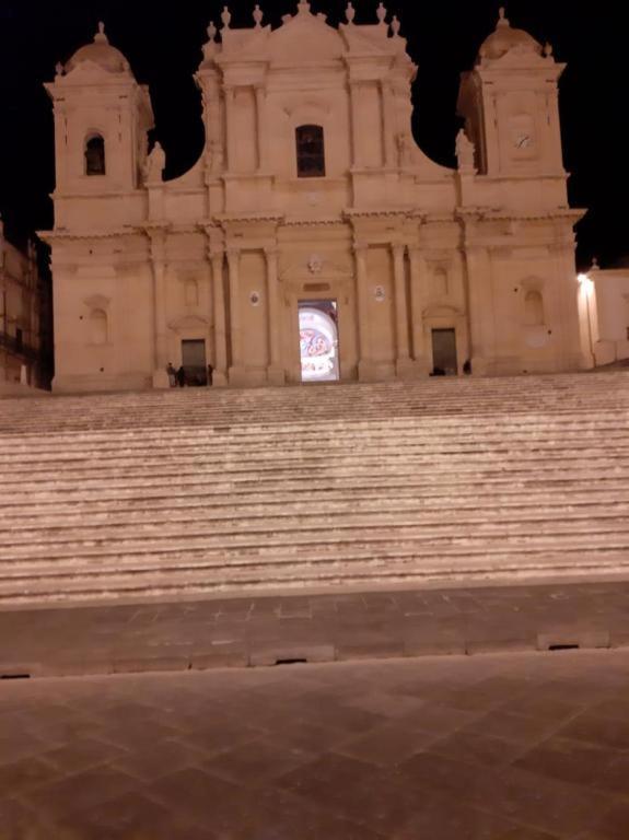 La Casa Re Basuli Villa Noto Luaran gambar